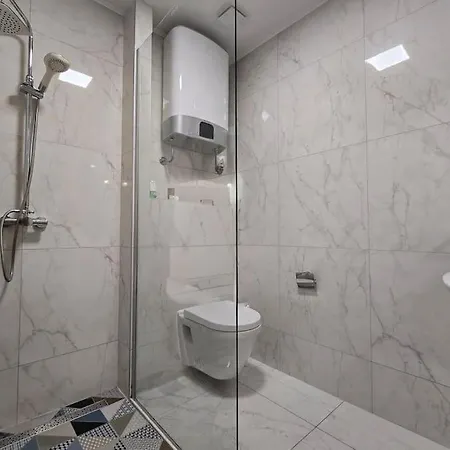 Luxury Central Split